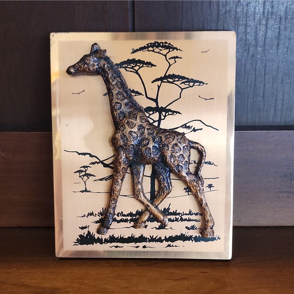 Copper Boutique Pure Copper Giraffe Decorative 3D Wall Plaque 10x5in
